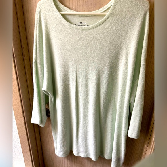 NWT Torrid Size 1 Super Soft Jade Brushed Hacci Top - Picture 1 of 3